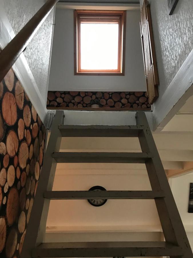 Heavenly Renovated Cabin Near Pittoresque Durbuy - Whistlerヴィラ エクステリア 写真